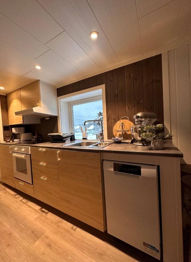 Kb Basement Apartment Sorvagen Luaran gambar