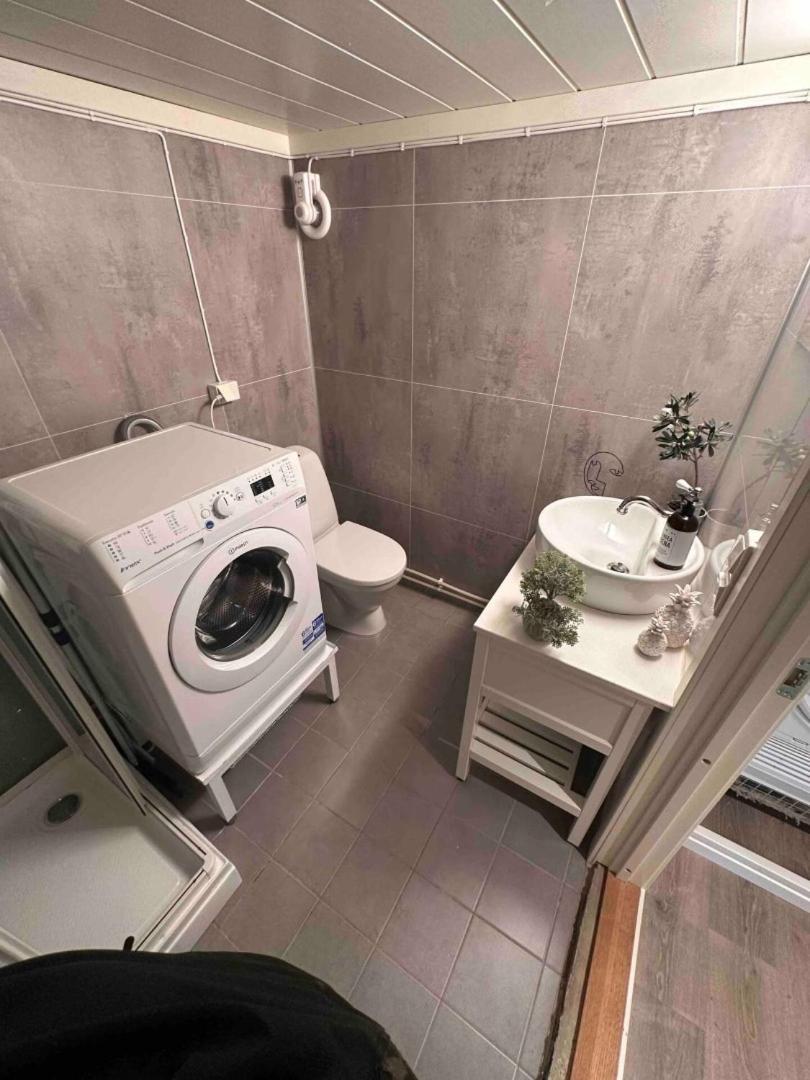 Kb Basement Apartment Sorvagen Luaran gambar